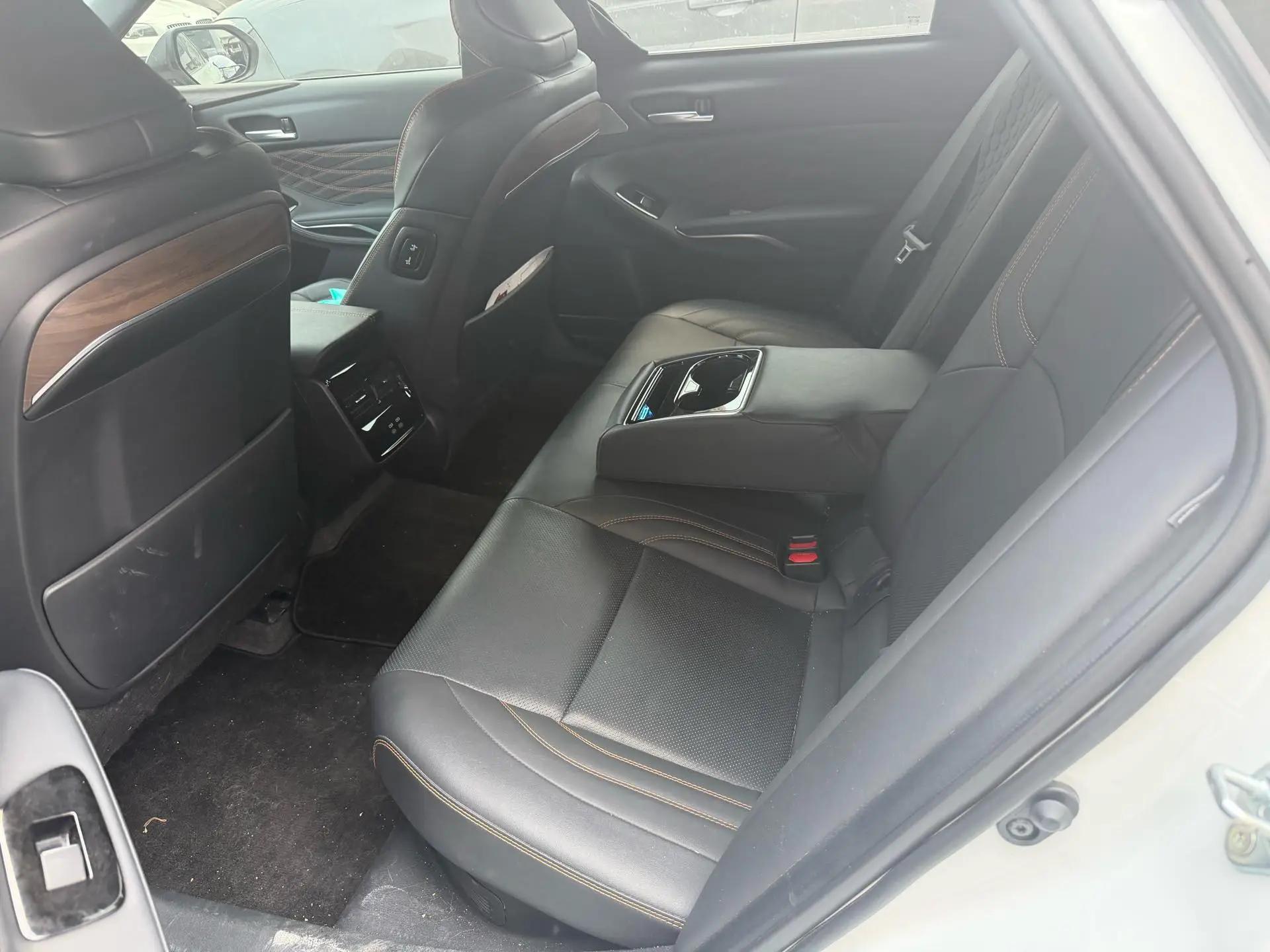 Toyota 2024 Asian Dragon Dual Engine 2.0 CVT Luxury Edition Automatic 6