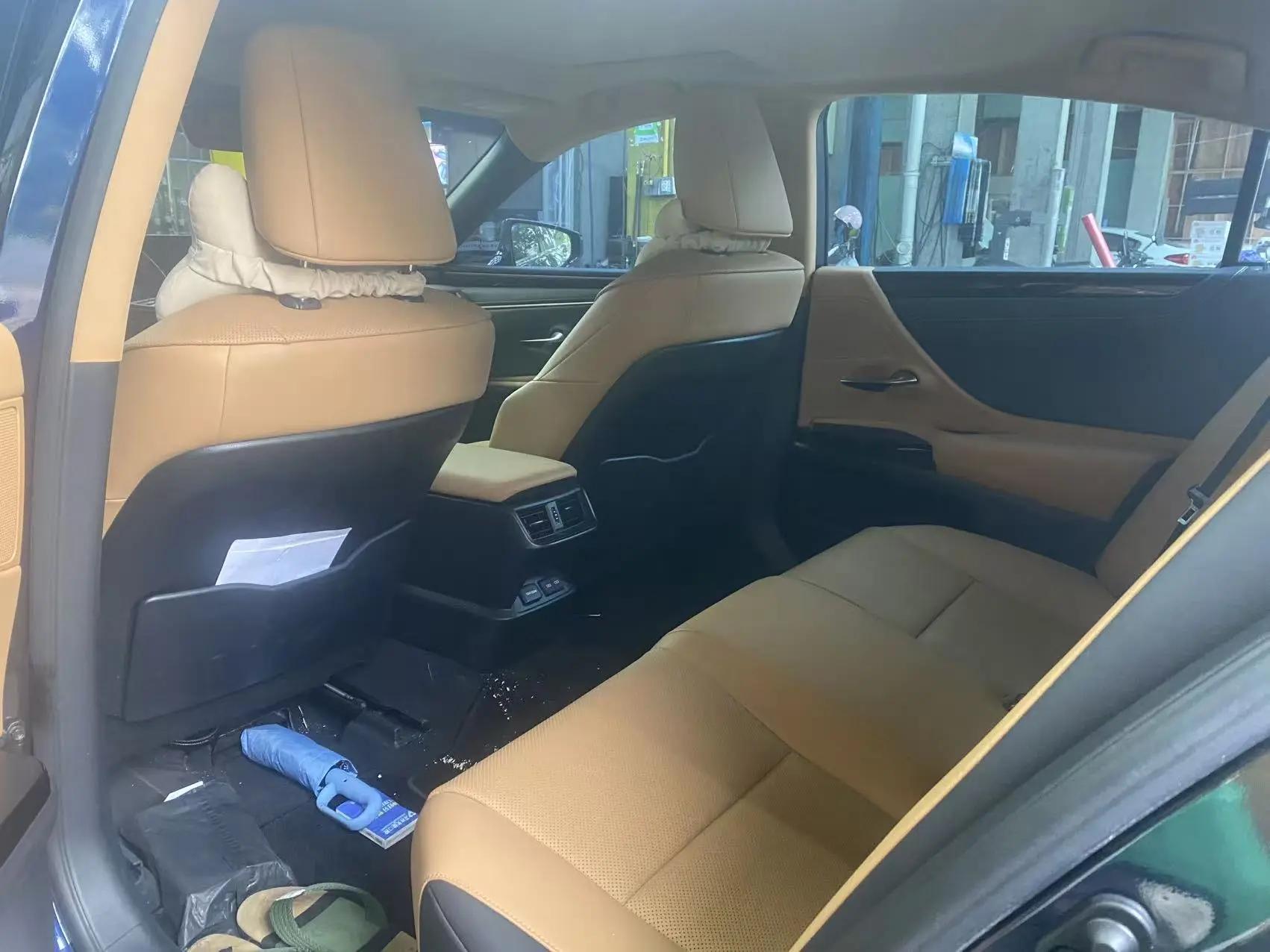 Lexus ES 2023 model 200 Premium Edition 2