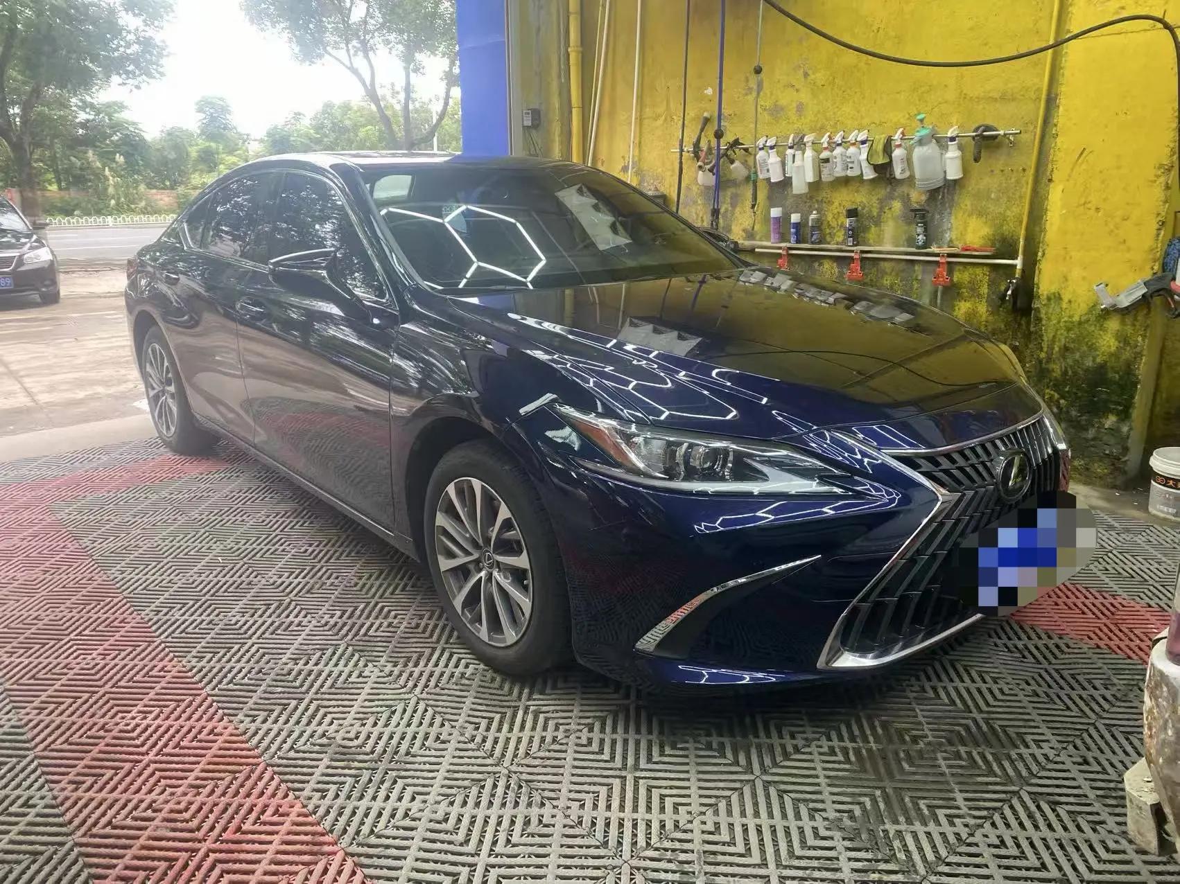 Lexus ES 2023 model 200 Premium Edition 4