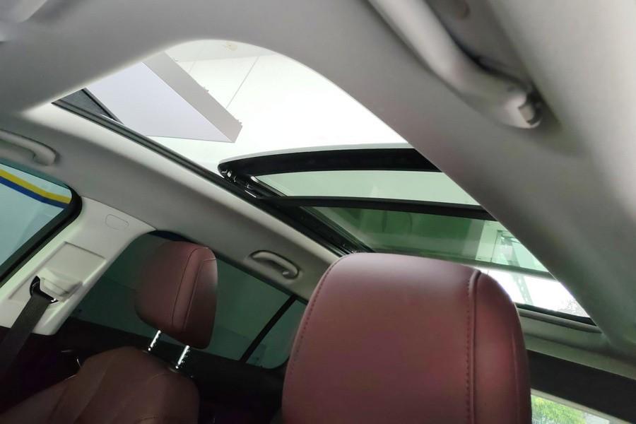 Buick 2025 Enclave Plus 2.0T 28T Two-Wheel-Drive Platinum Edition Automatic 5