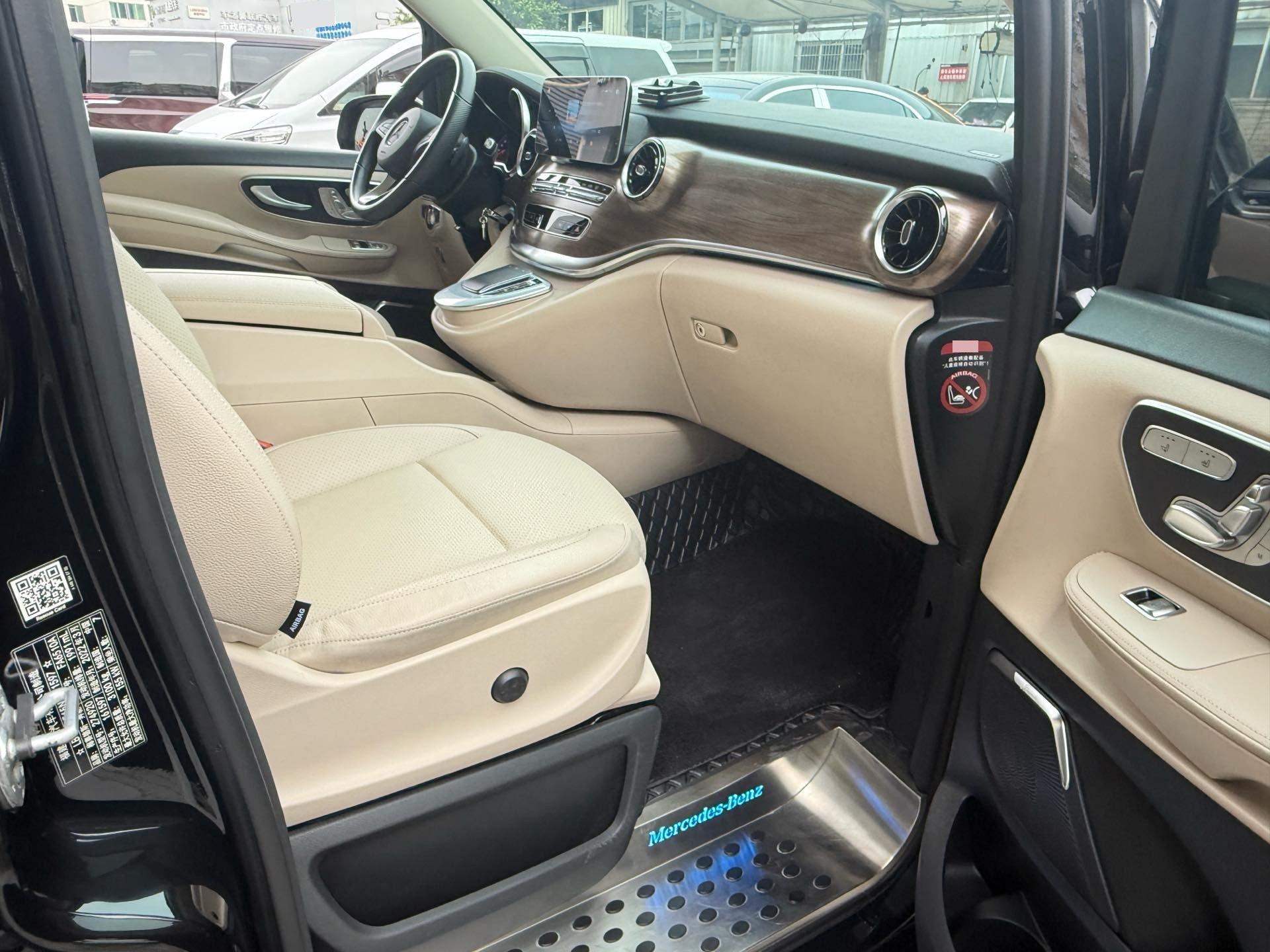 Mercedes Benz V 2022V 260 2.0T Premium Edition Automatic Gear 14