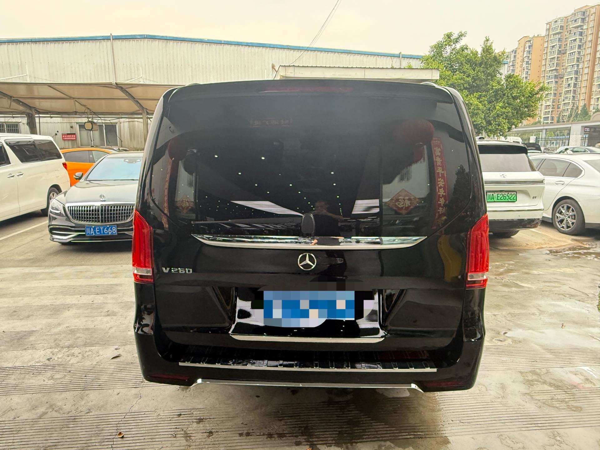 Mercedes Benz V 2022V 260 2.0T Premium Edition Automatic Gear 4