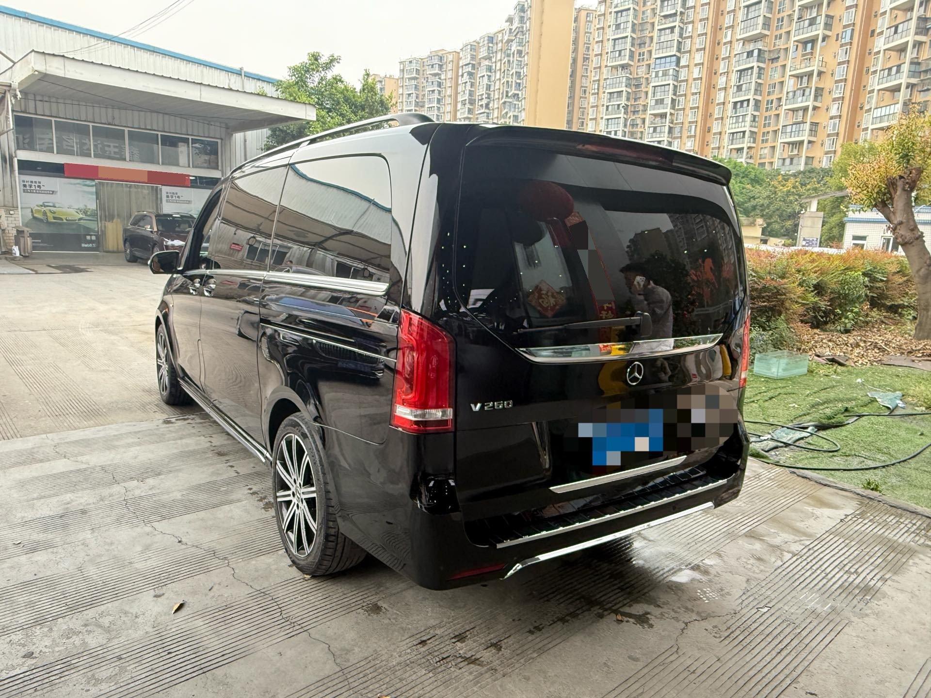 Mercedes Benz V 2022V 260 2.0T Premium Edition Automatic Gear 5