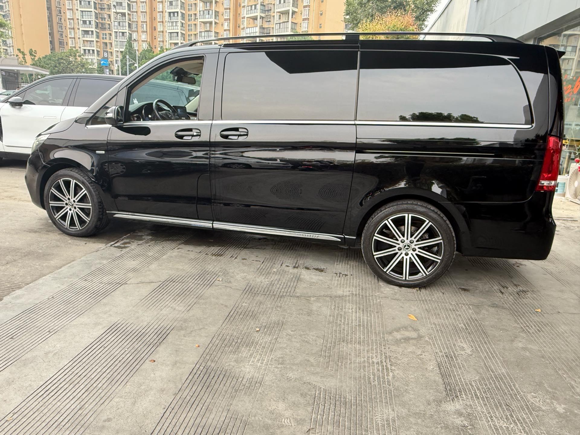 Mercedes Benz V 2022V 260 2.0T Premium Edition Automatic Gear 6