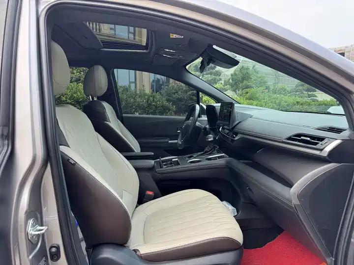 Sana SIENNA 2023 2.5L Hybrid Premium Edition 10