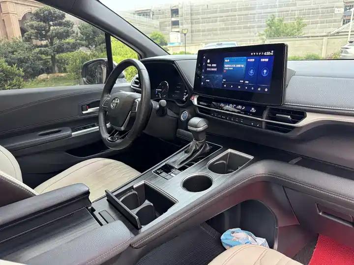 Sana SIENNA 2023 2.5L Hybrid Premium Edition 11
