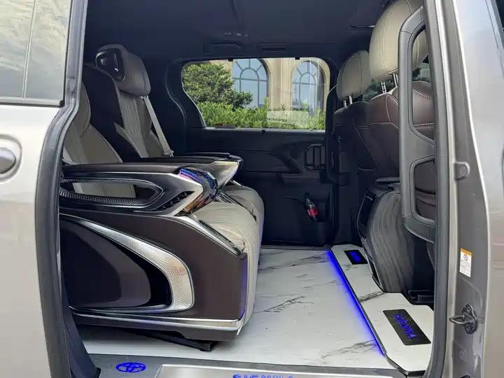 Sana SIENNA 2023 2.5L Hybrid Premium Edition 15