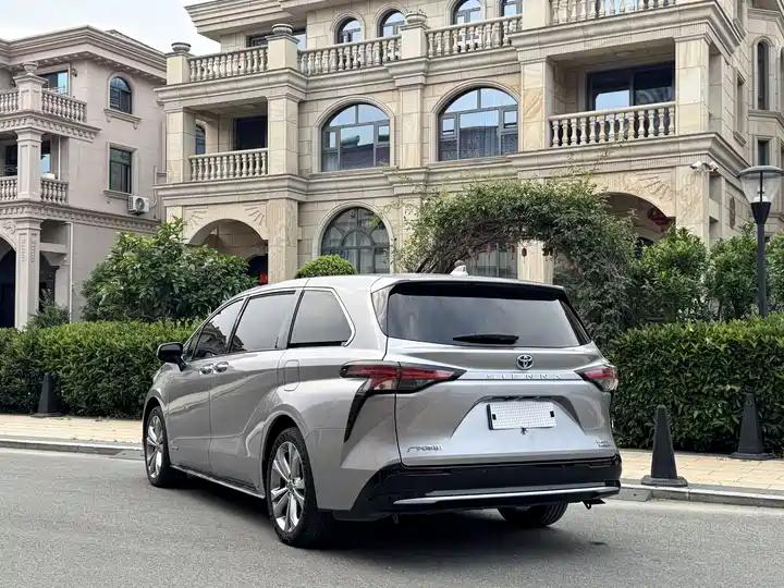 Sana SIENNA 2023 2.5L Hybrid Premium Edition 4
