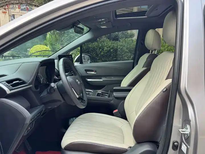 Sana SIENNA 2023 2.5L Hybrid Premium Edition 7