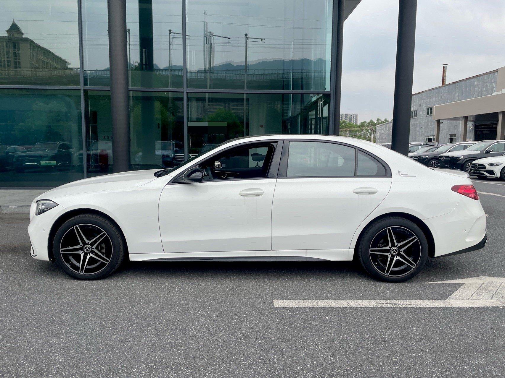 Mercedes Benz C- Class 2025 Model C 260 L 48V 1.5T Nocturnal Sports Edition Automatic 3