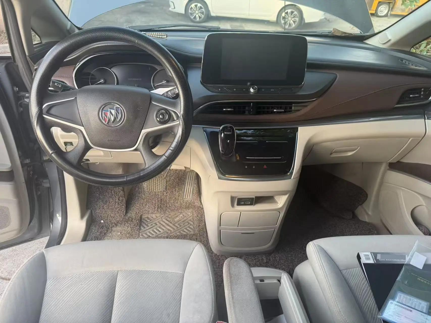 Buick GL8 2022 Land Business Class 652T Comfort Model 4