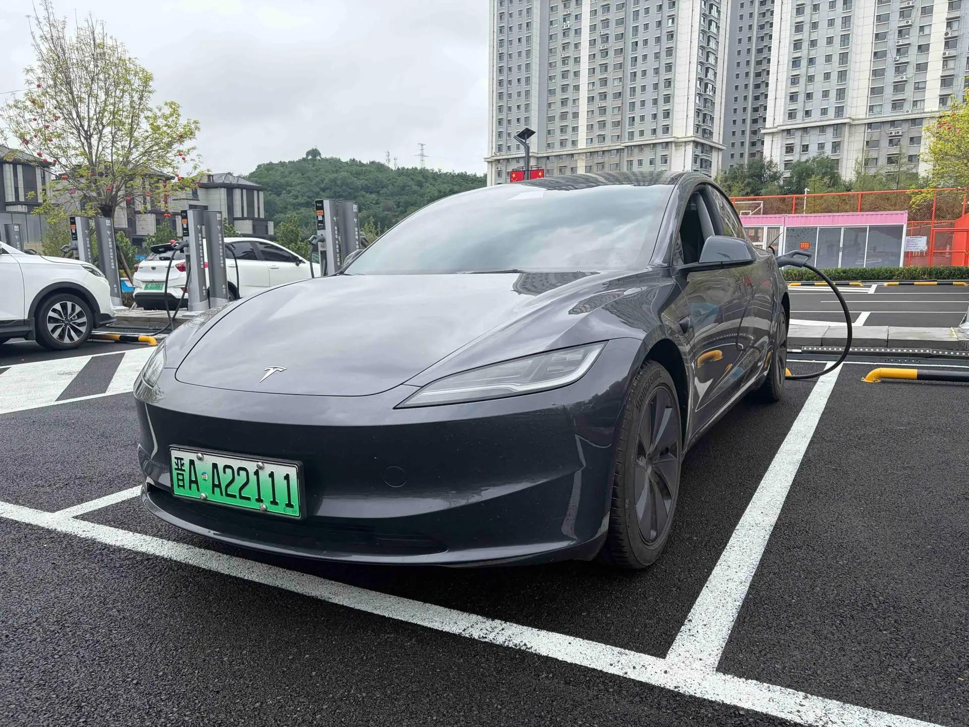 Tesla 2025 Model 3 Rear-Wheel Drive Automatic