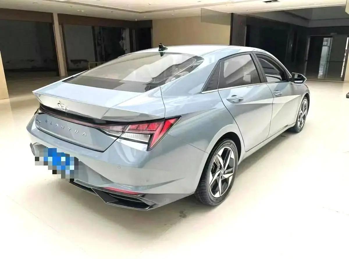Elantra 2022 1.5L CVT LUX Premium Edition 2