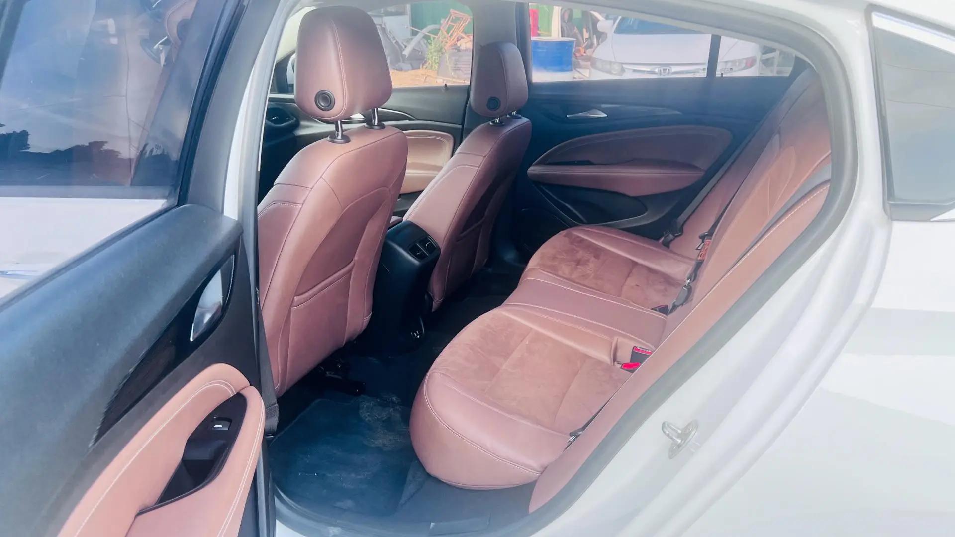 Regal 2020 552T Elite 8