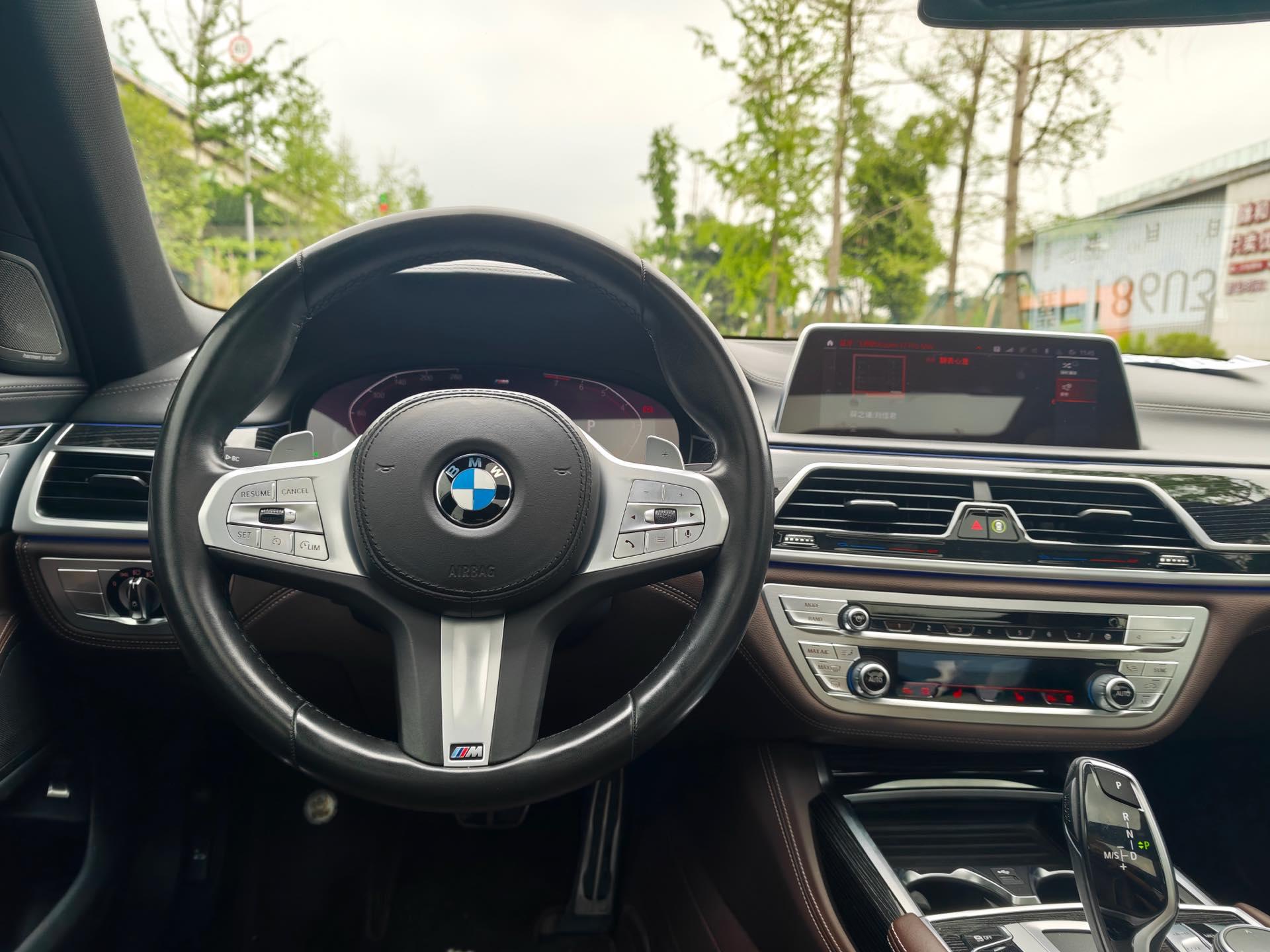 BMW 7 Series 2021 730Li M Sports Suit 17