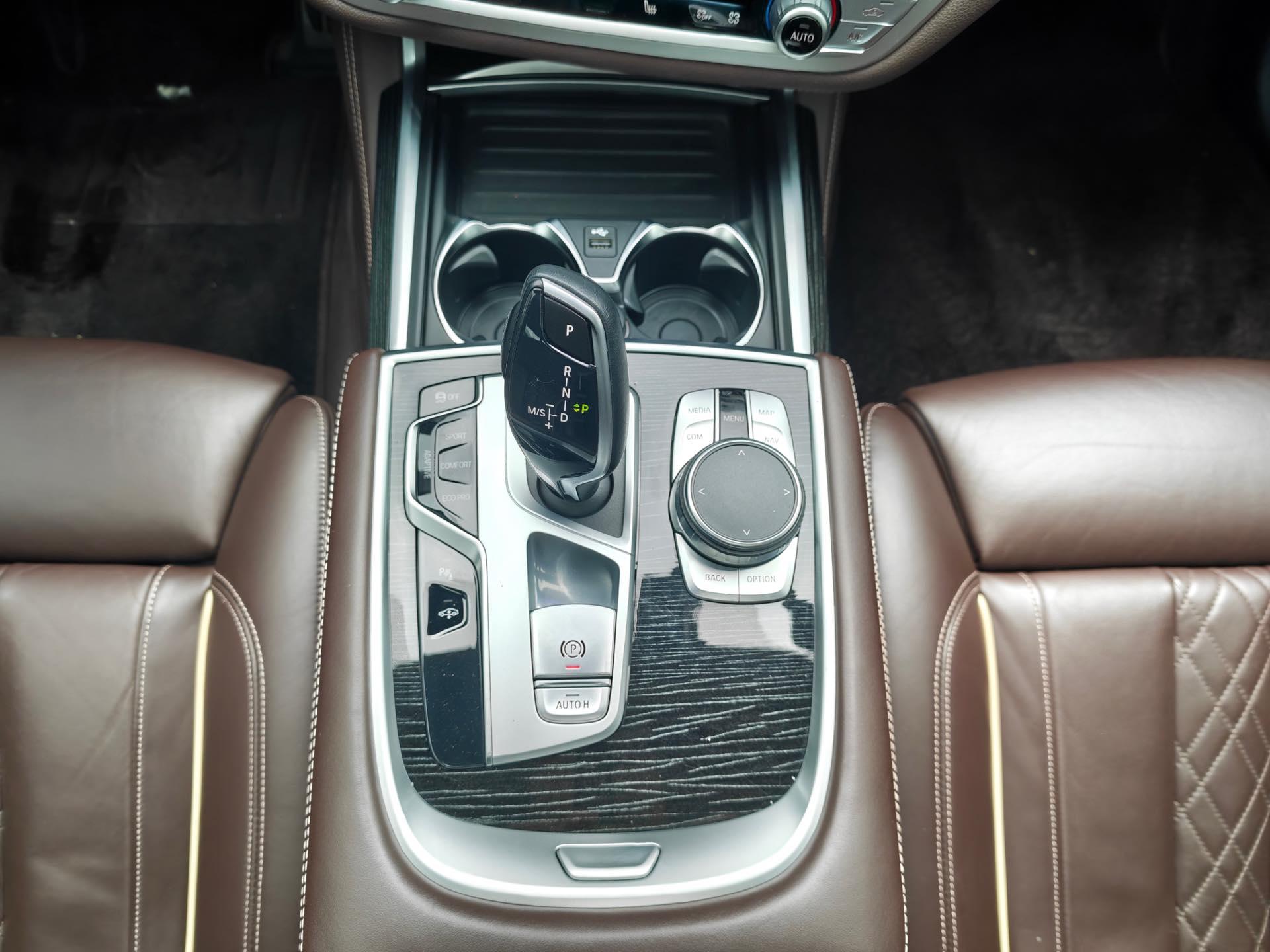 BMW 7 Series 2021 730Li M Sports Suit 19