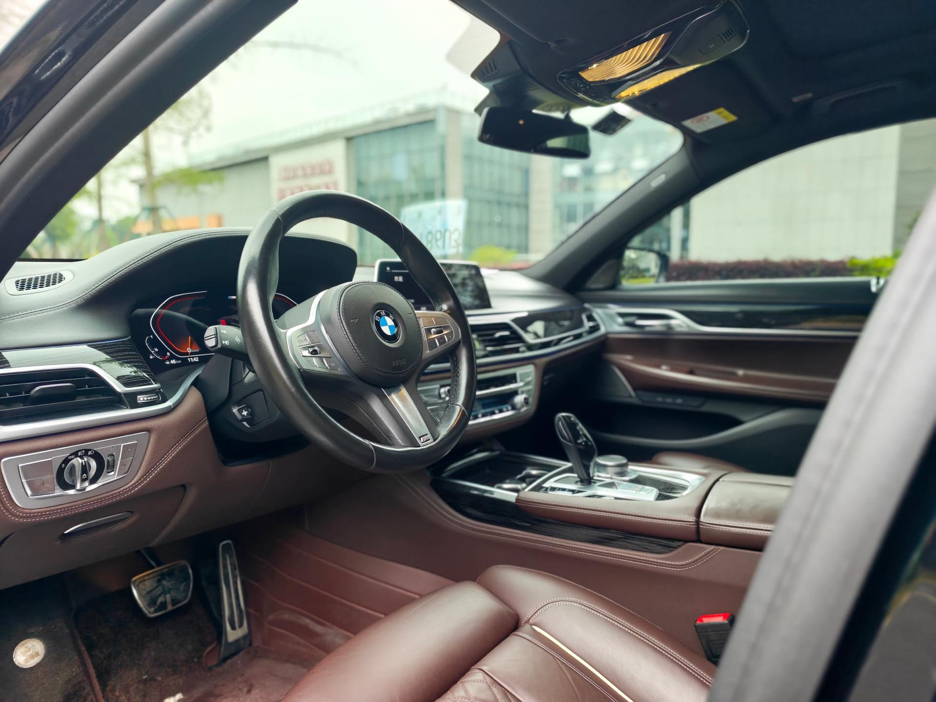 BMW 7 Series 2021 730Li M Sports Suit 9