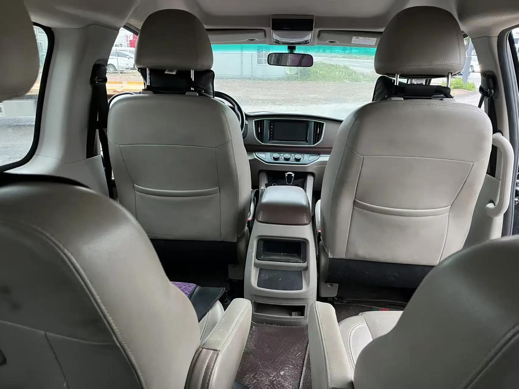 Lingzhi 2020 M5L 1.6L Luxury 7-seat 9