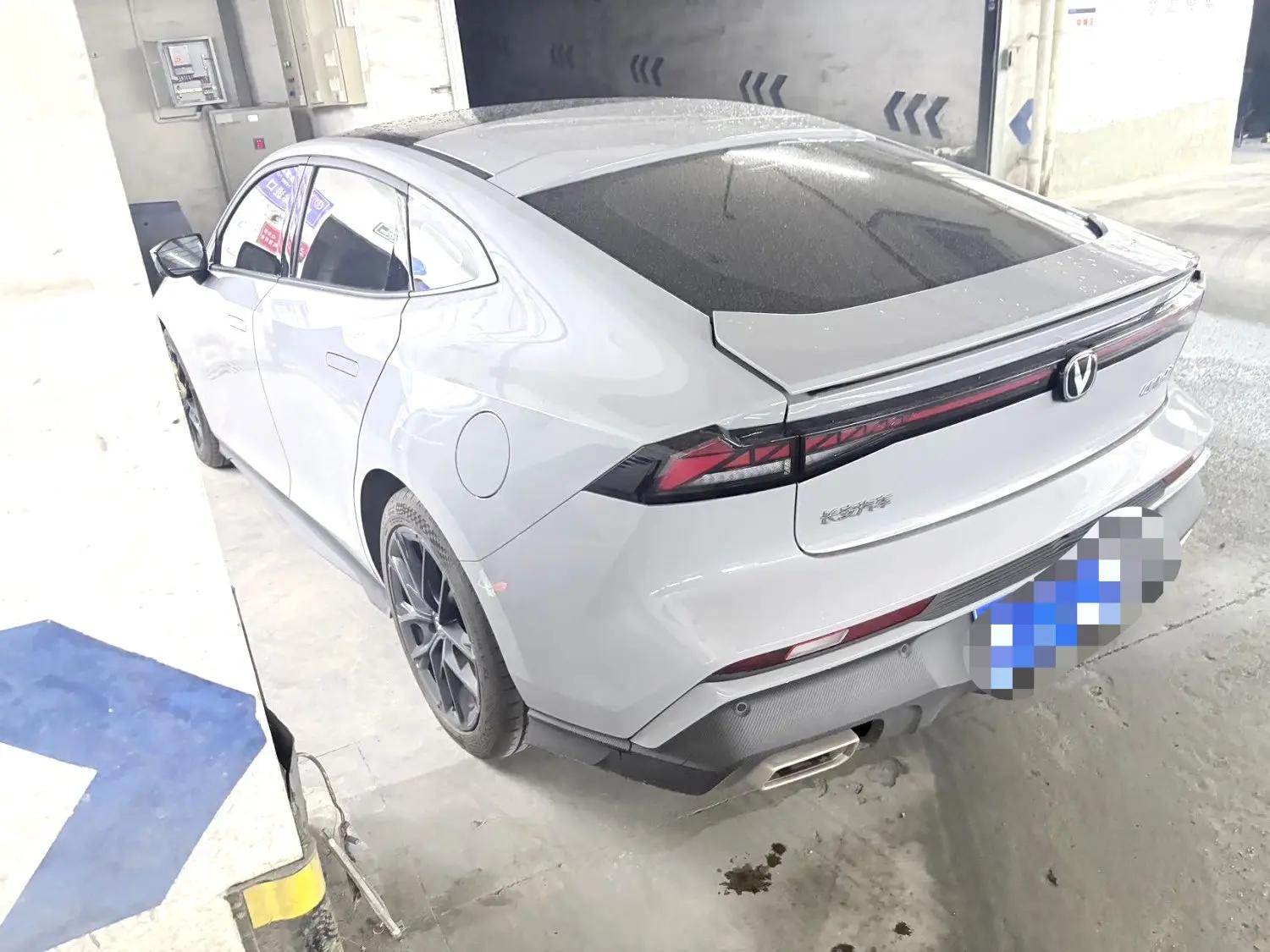 ChangAn 2024 UNI-V 1.5T Prestige Automatic 3