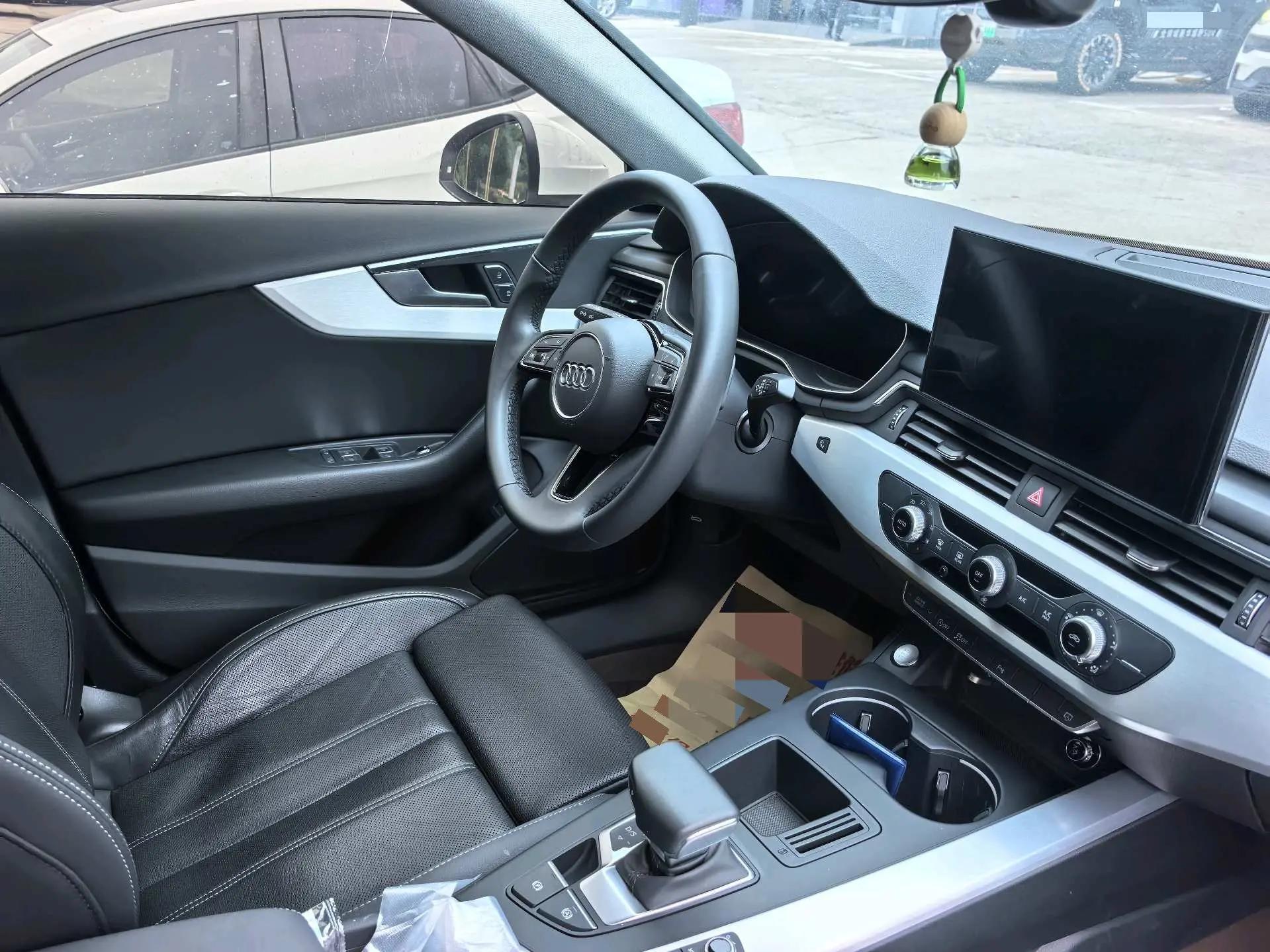 Audi 2024 A4L 2.0TFSI 40TFSI Sporty Style Automatic 3