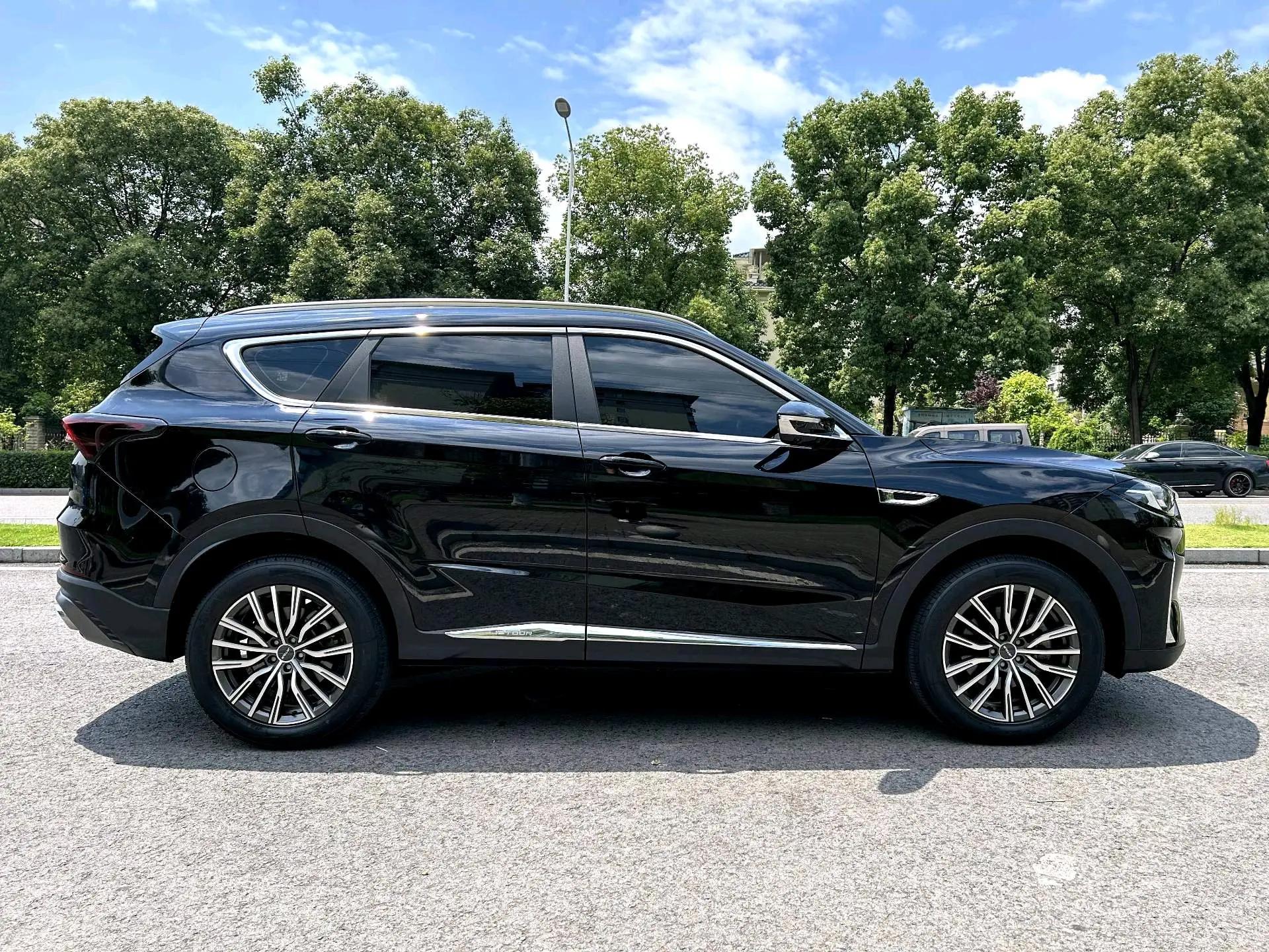 Jetour X70 PLUS 2023 1.5T DCT Brave PLUS 5 4