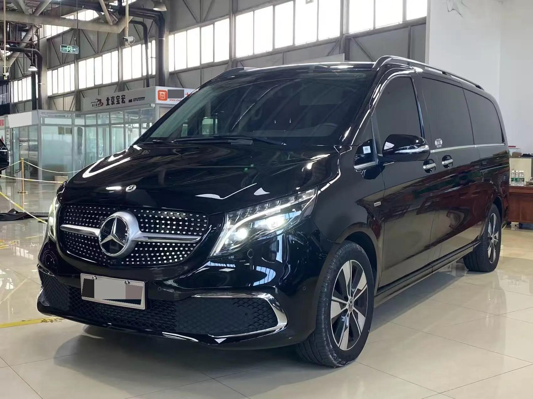 Открыть галерею: Mercedes Benz V-Class 2022V 260 L 2.0T Prestige Automatic