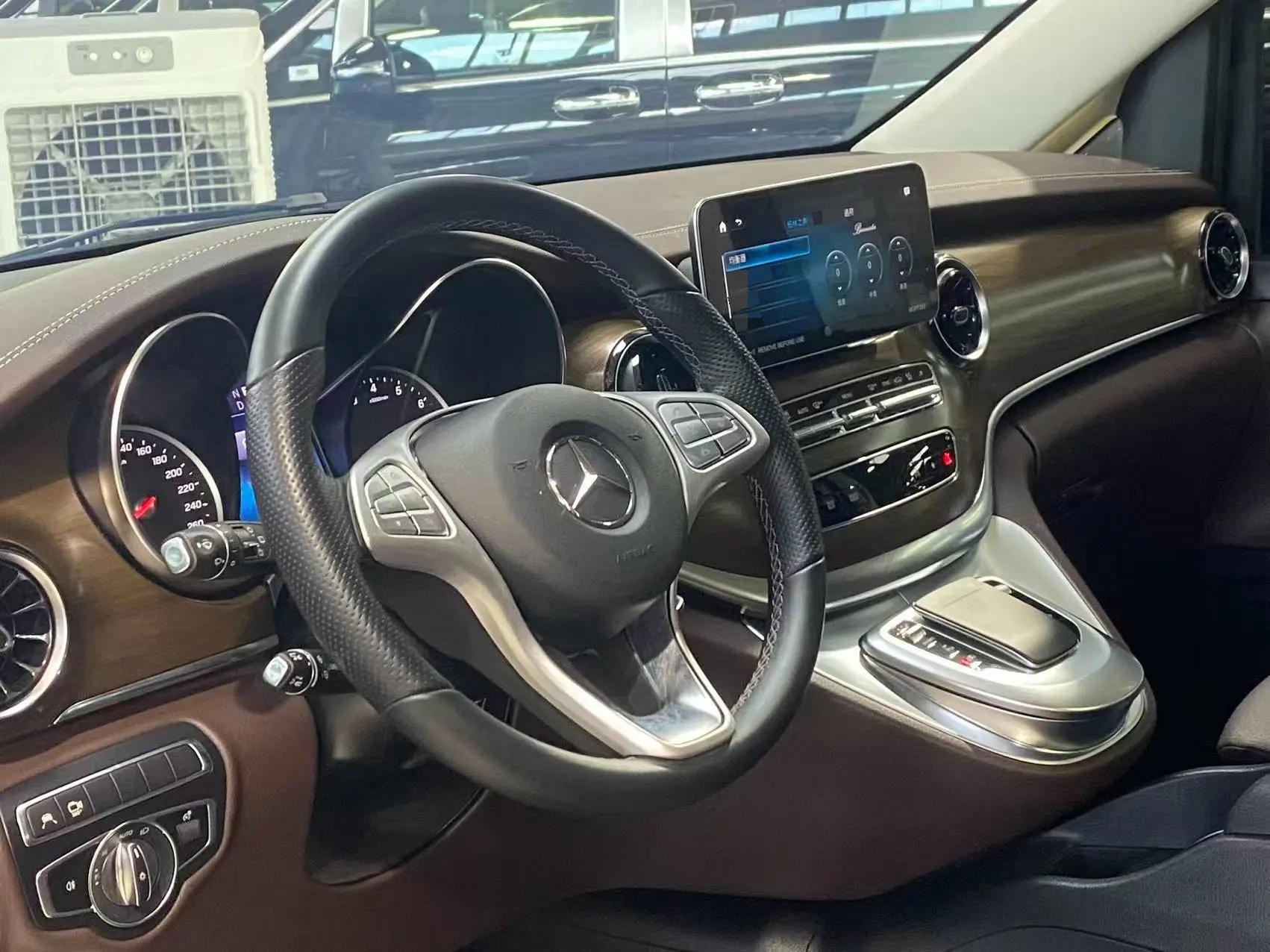 Mercedes Benz V-Class 2022V 260 L 2.0T Prestige Automatic 2