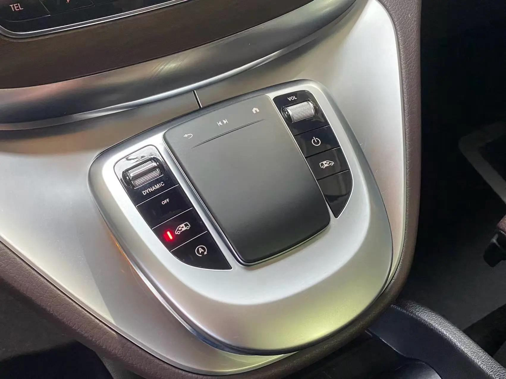 Mercedes Benz V-Class 2022V 260 L 2.0T Prestige Automatic 5