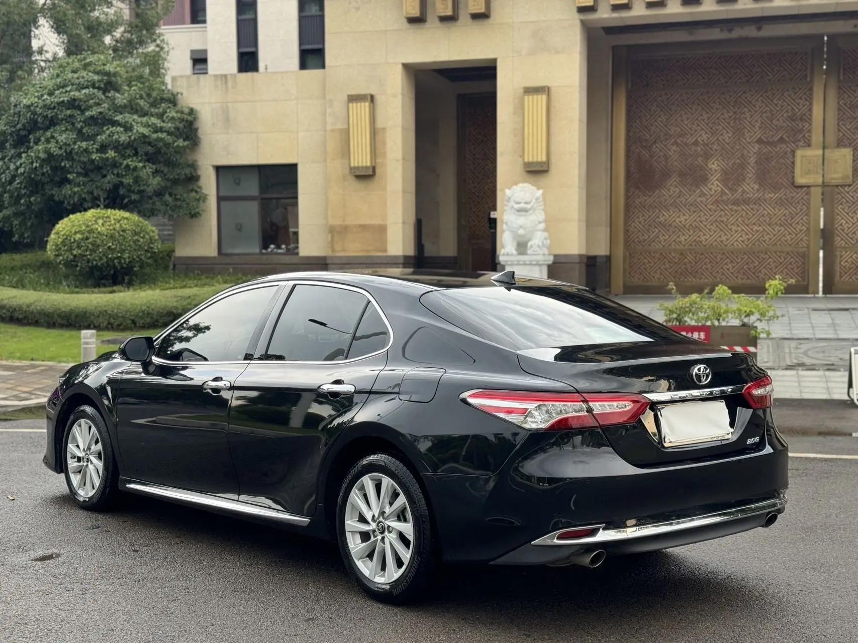 Toyota 2023 Camry 2.0G CVT Luxury Edition Automatic 9