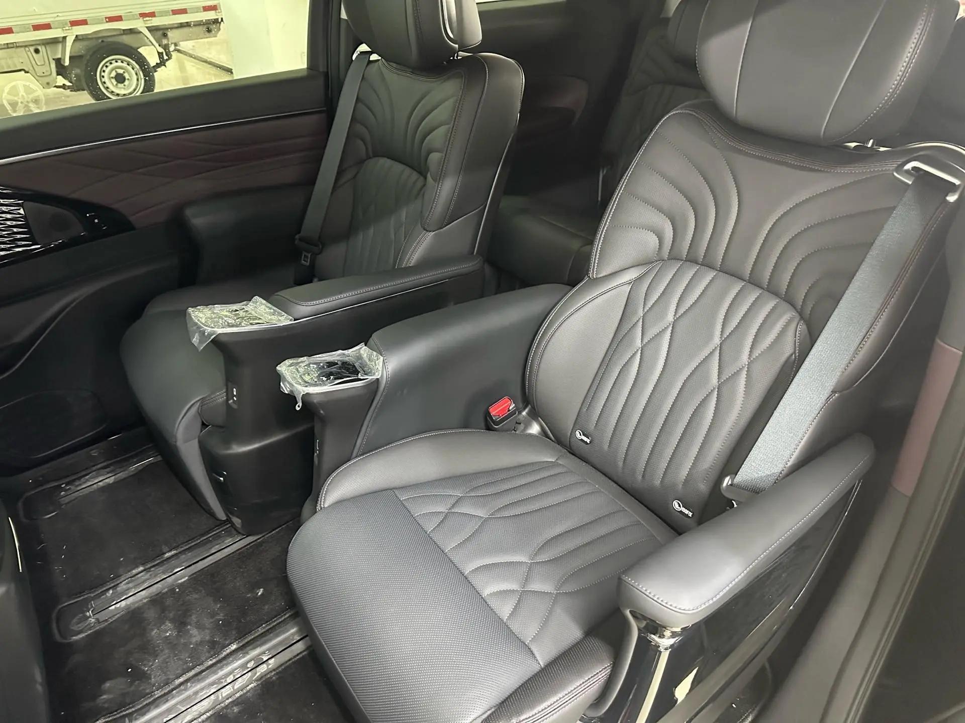 GAC Trumpchi 2024 M8 2.0T 400T Master Series Prestige Automatic 3