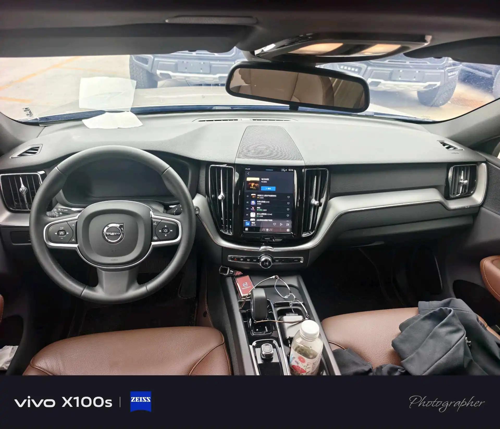 Volvo XC60 2025 B5 4-wheel-drive Zhiyi Deluxe Edition 3