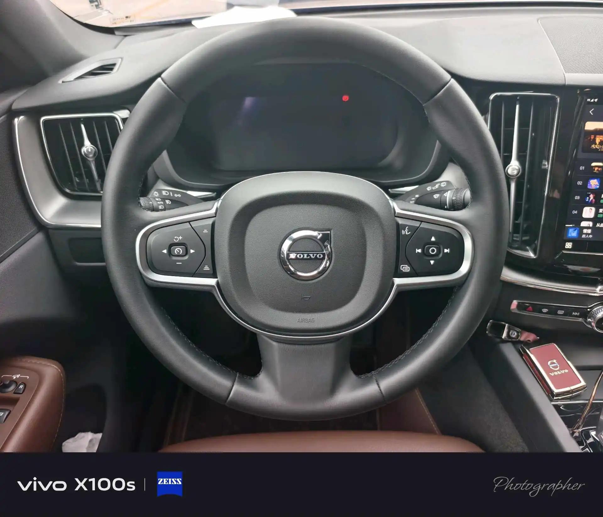 Volvo XC60 2025 B5 4-wheel-drive Zhiyi Deluxe Edition 8