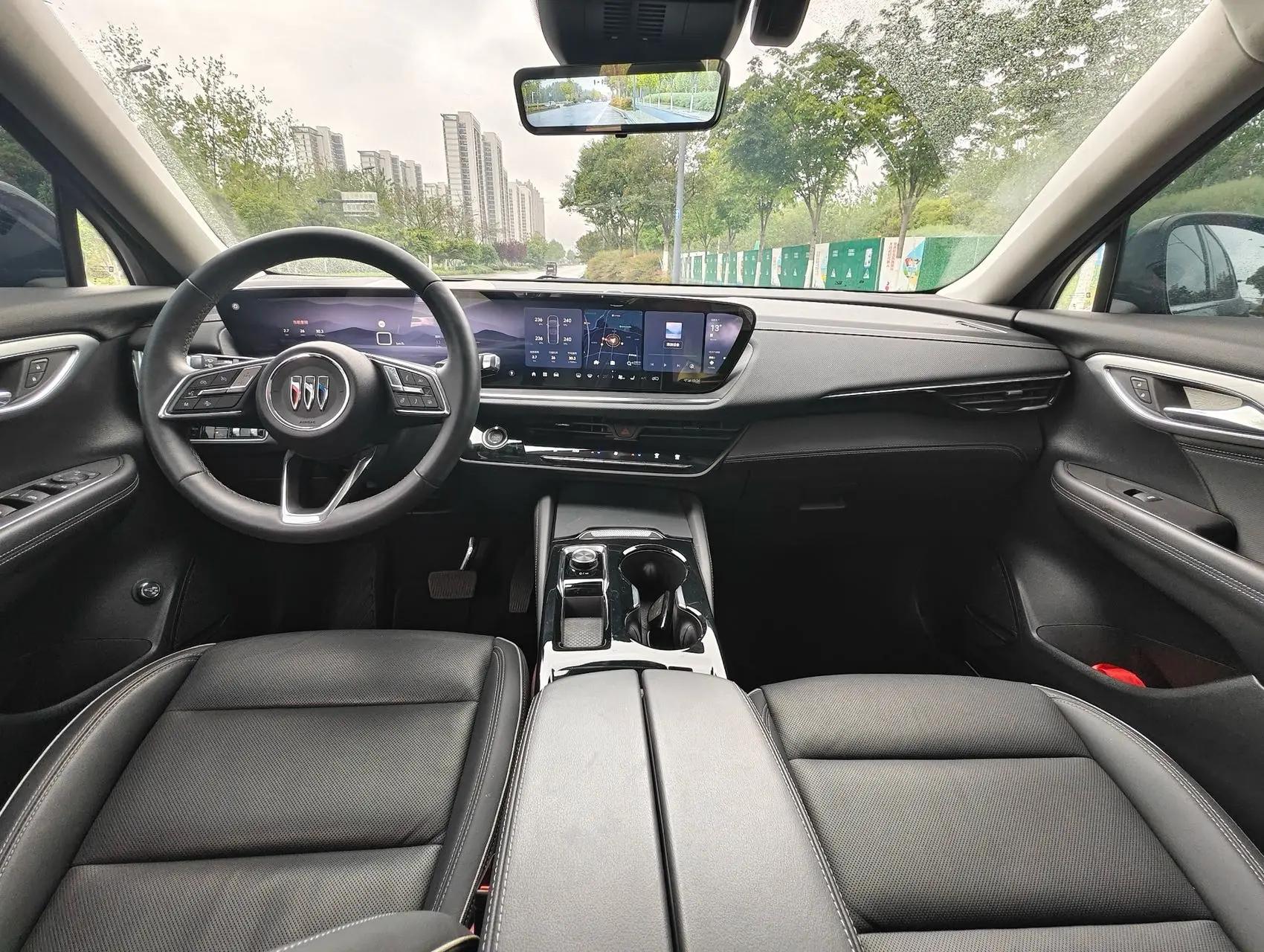 Buick 2025 Enclave Plus 2.0T 28T Two-Wheel-Drive Platinum Edition Automatic 6