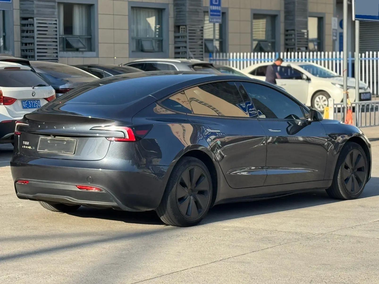 Model 3 2023 Rear-Wheel Drive Edition 9