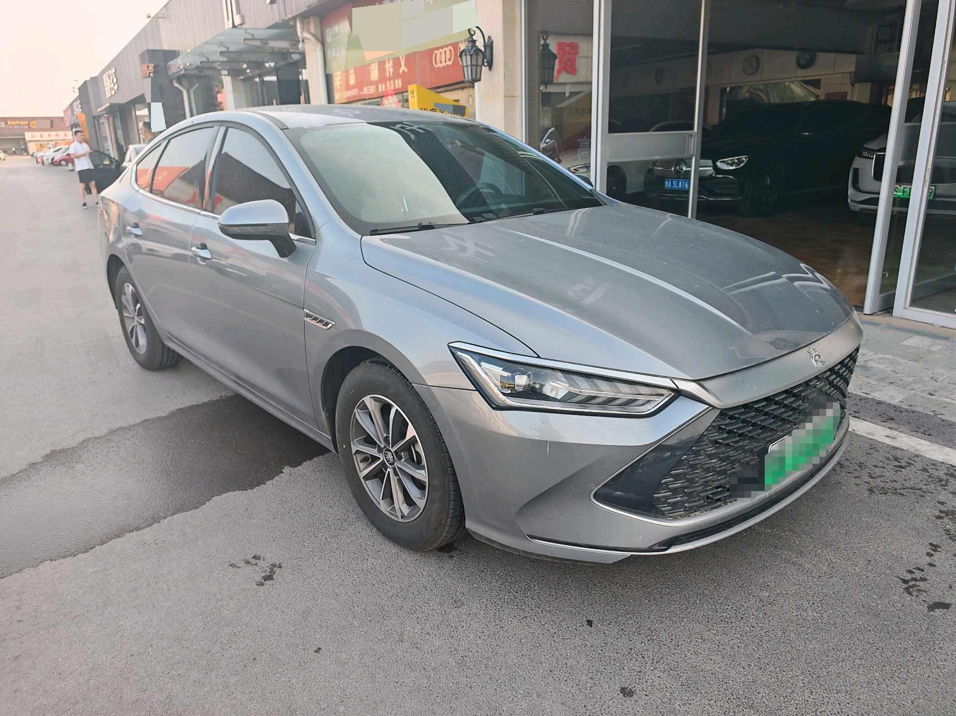 BYD 2024 Qin PLUS DM-i 1.5 CVT Glory Edition 55KM Prestige Automatic 3