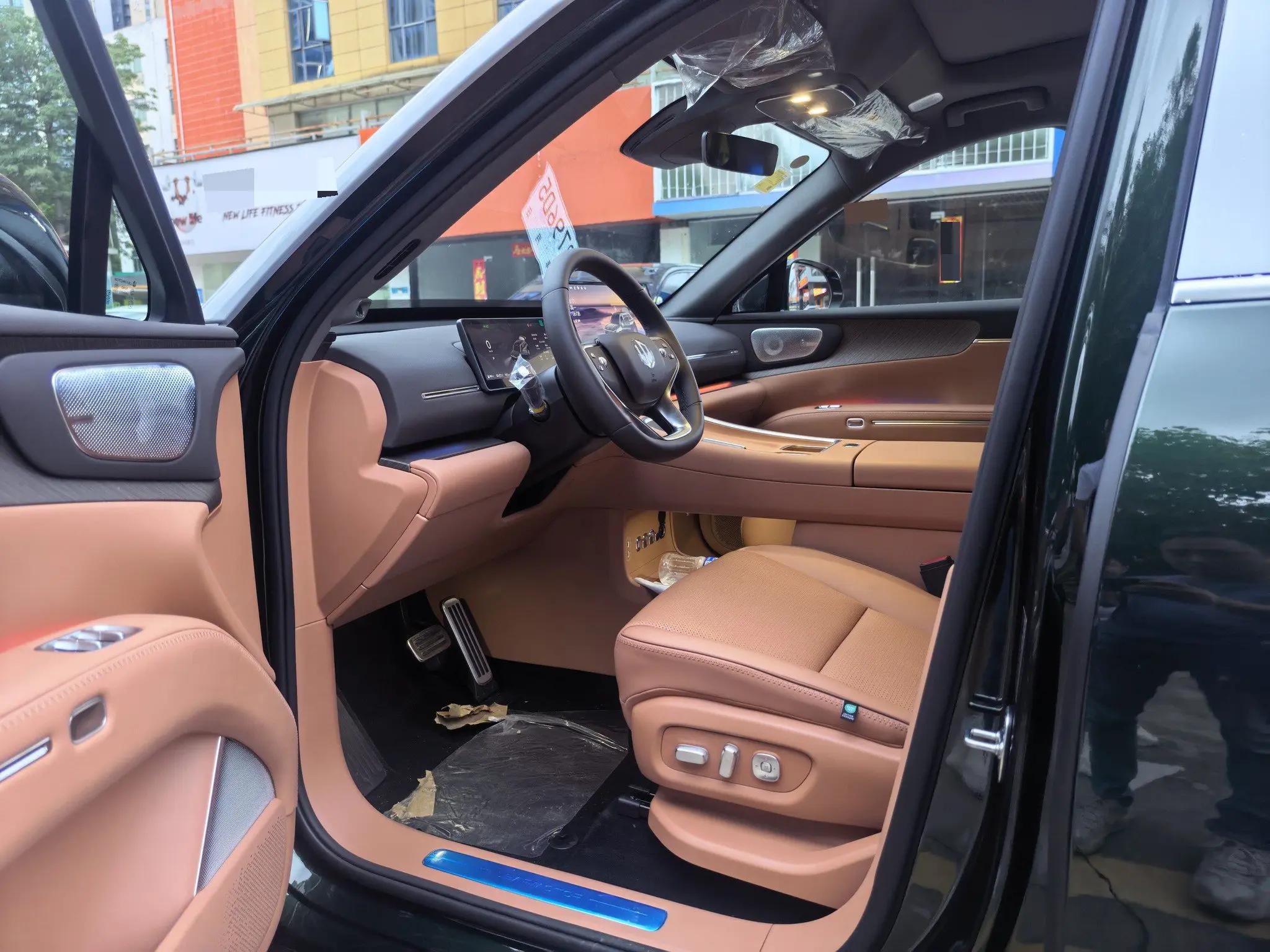 Leapmotor 2026 D 19 500 Zhizun Edition 6-seat Automatic Gear 8