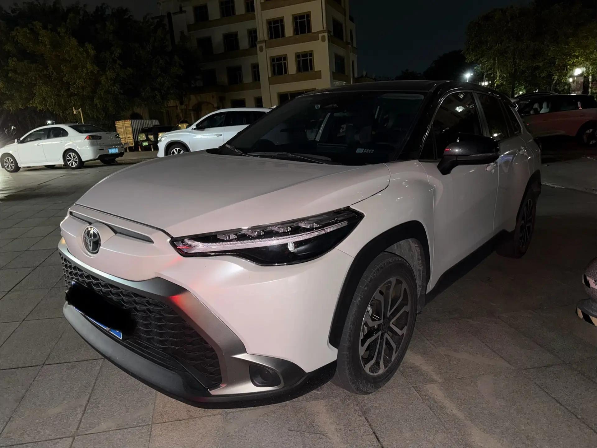 Открыть галерею: Toyota 2023 Frontlander 2.0 CVT Luxury Edition Automatic