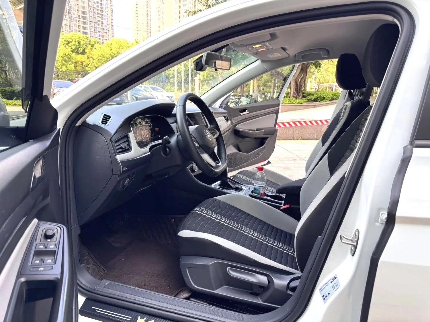 Bora 2023 200TSI DSG Smooth Edition 8