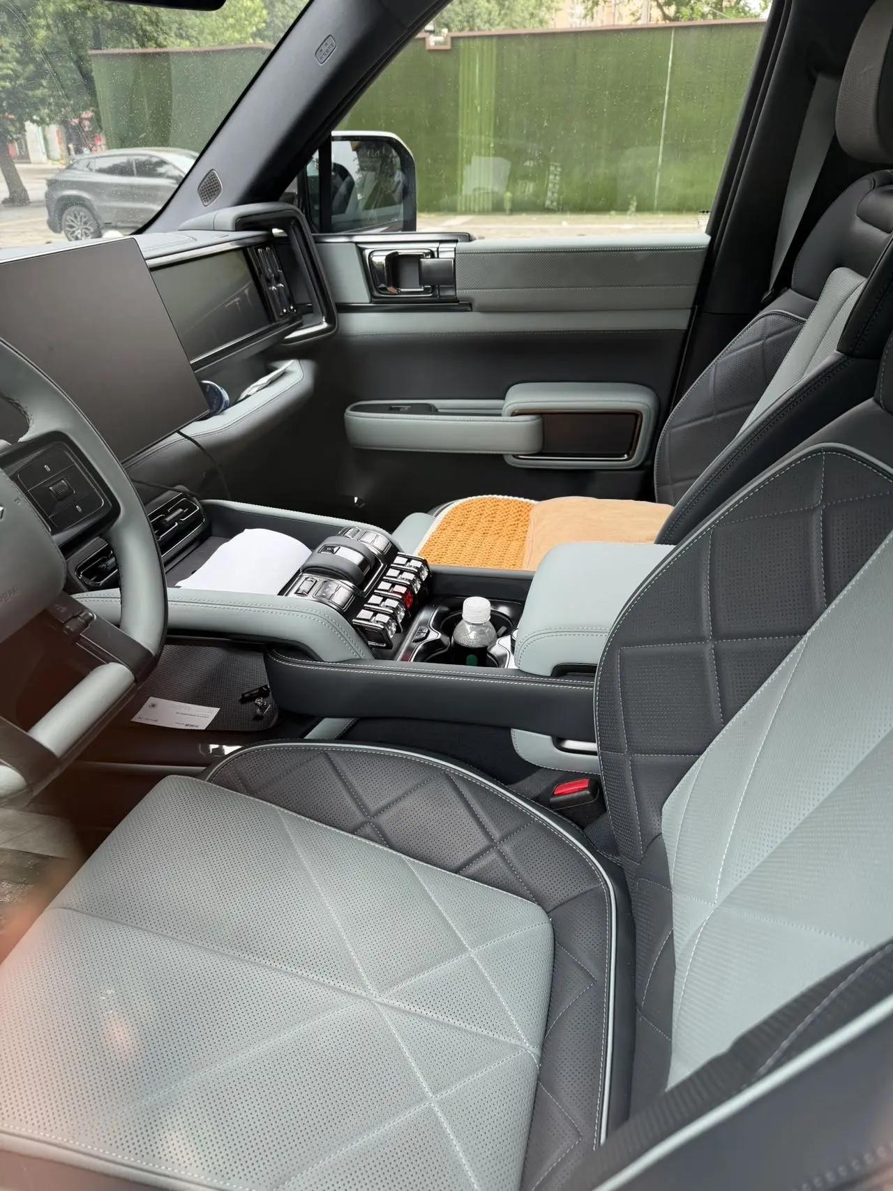 FangChengBao 2025 Leopard 5 1.5T CVT TianShen Intelligent Driving Ultra Edition Automatic 3
