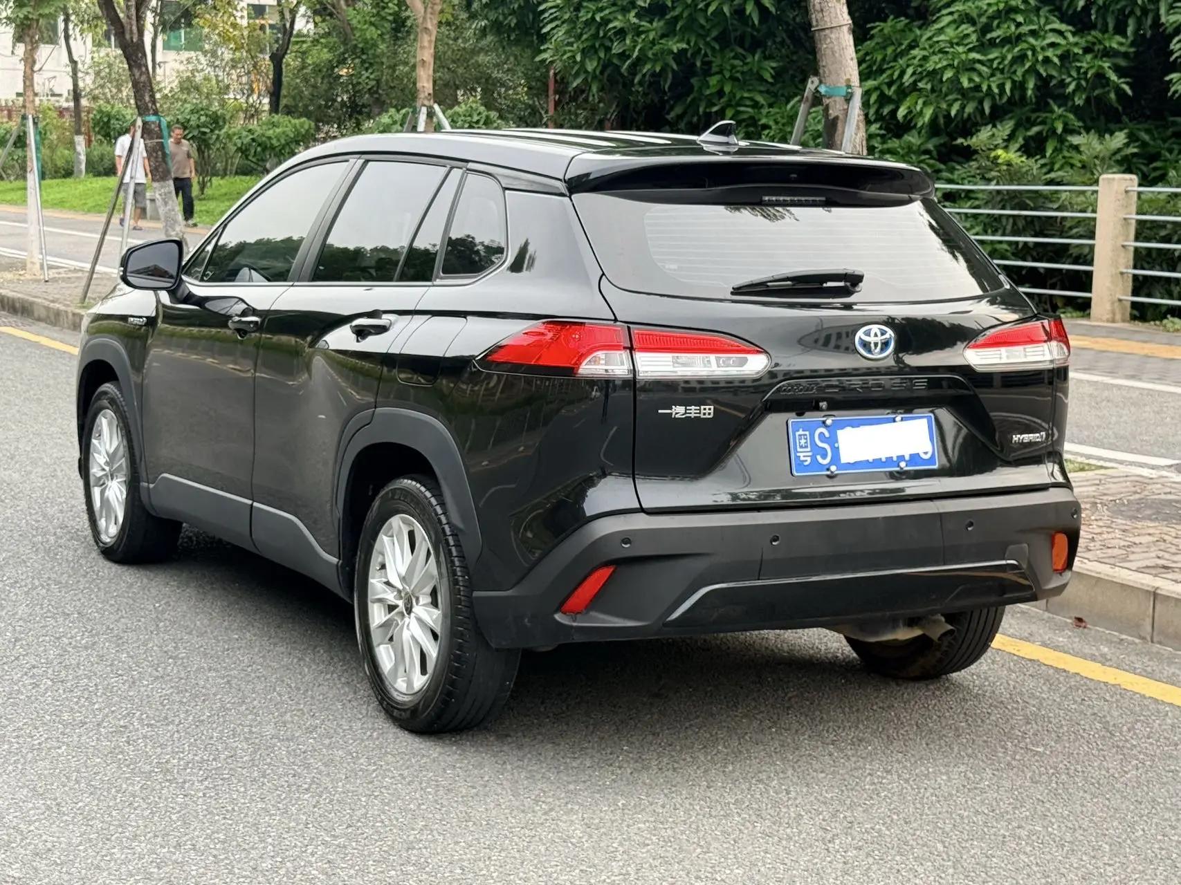Toyota 2024 Corolla Cross Dual Engine 2.0 CVT Intelligent Electric Hybrid Pioneer Edition Automatic 3