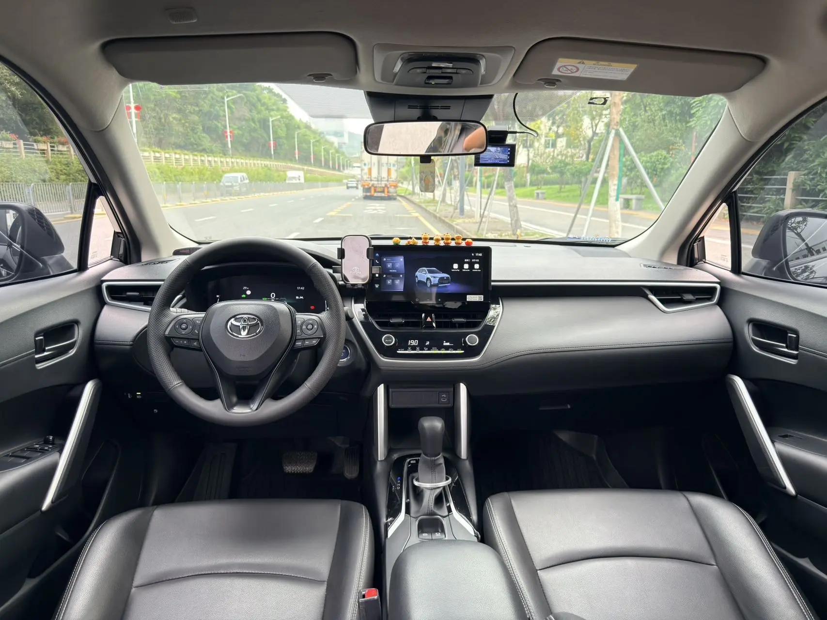 Toyota 2024 Corolla Cross Dual Engine 2.0 CVT Intelligent Electric Hybrid Pioneer Edition Automatic 5