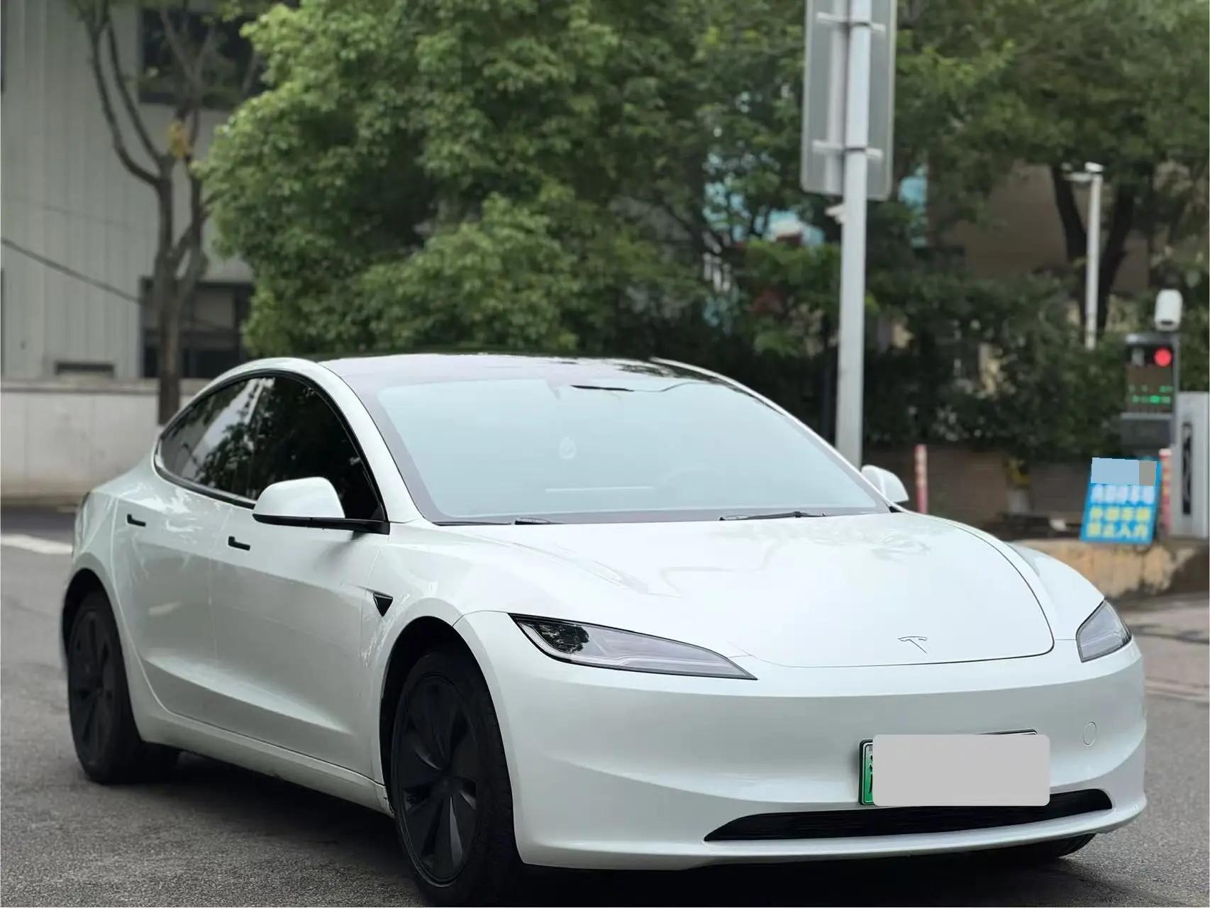 Tesla 2025 Model 3 Rear-Wheel Drive Automatic 2