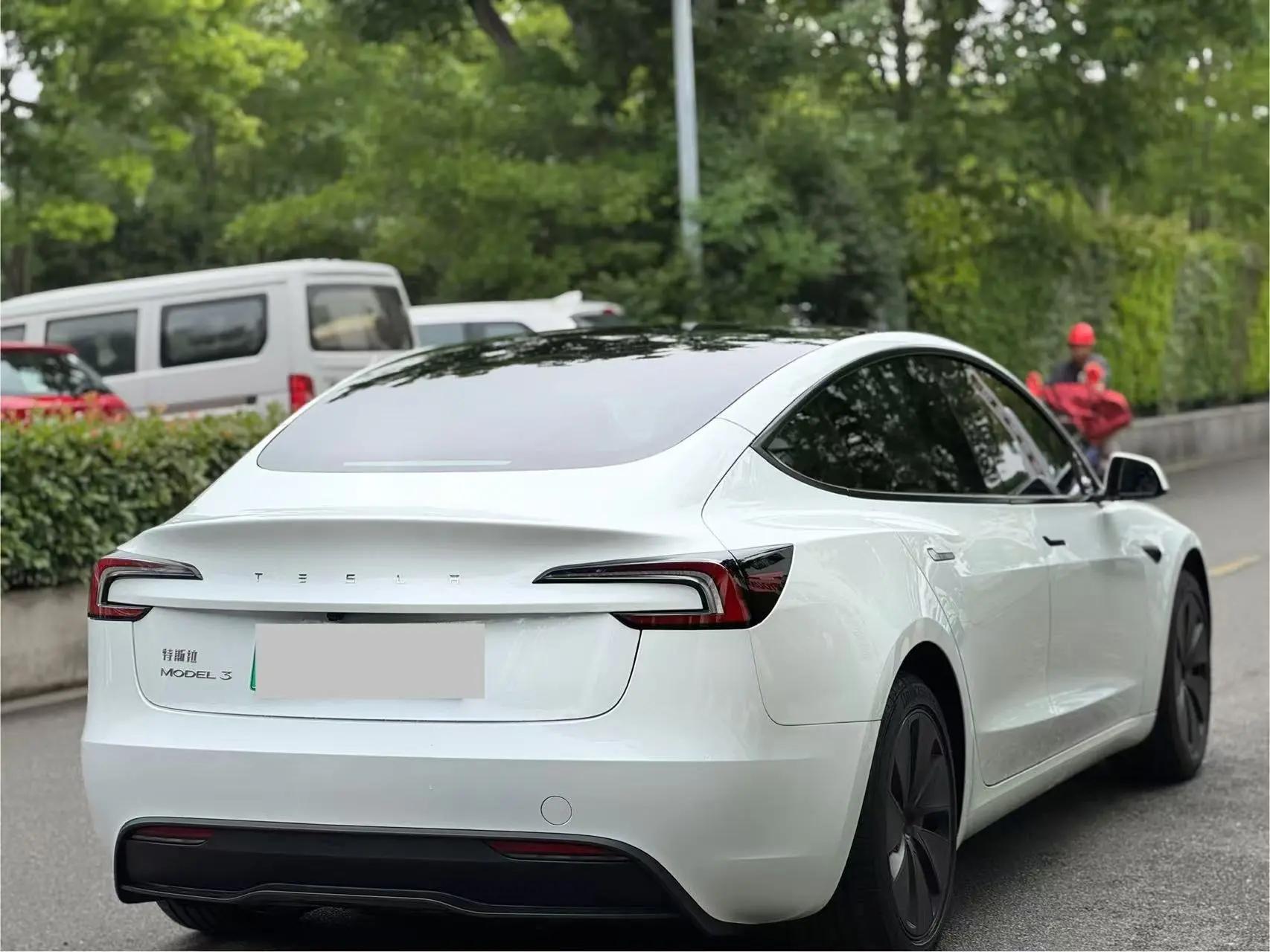 Tesla 2025 Model 3 Rear-Wheel Drive Automatic 7