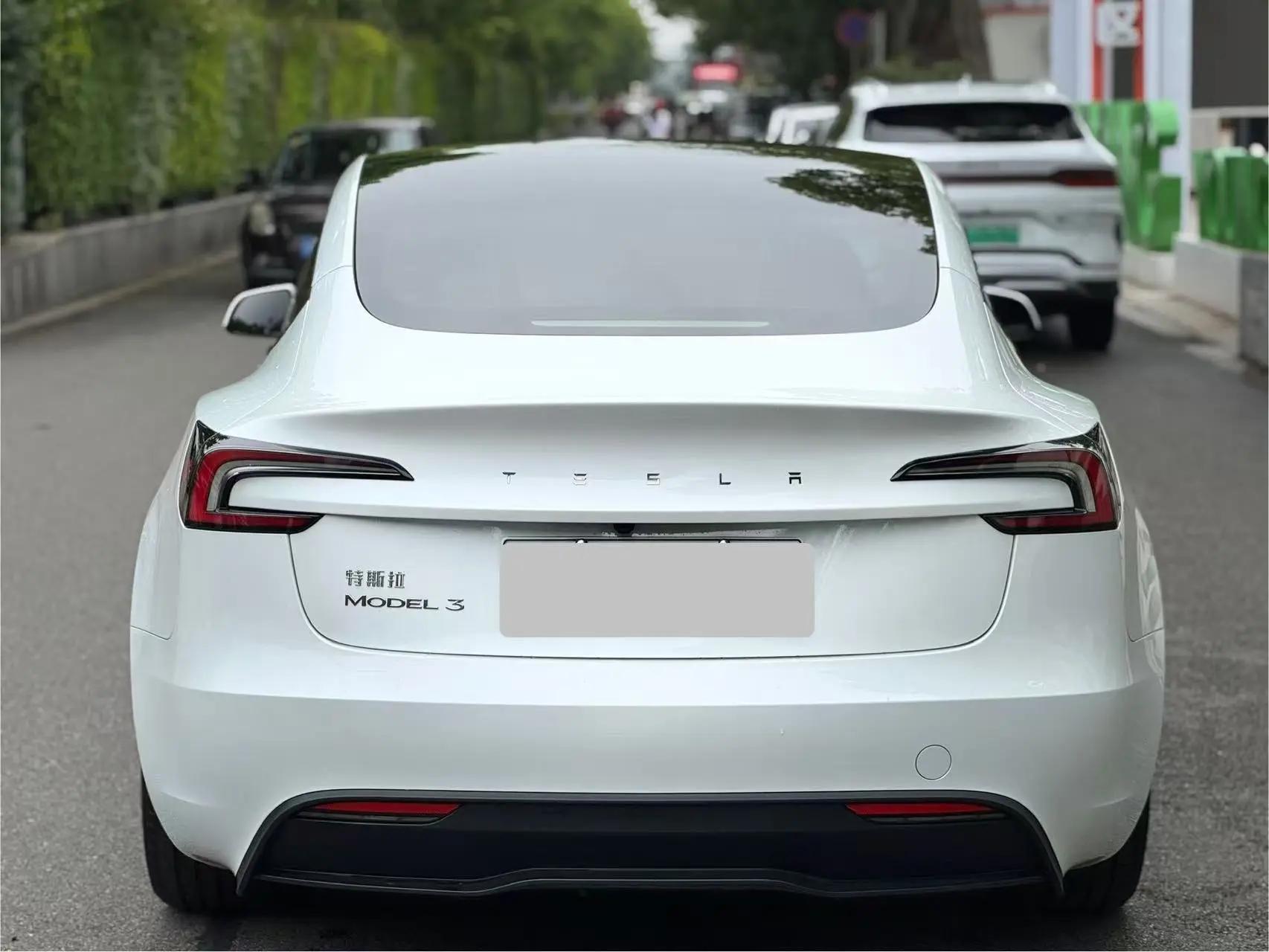 Tesla 2025 Model 3 Rear-Wheel Drive Automatic 8
