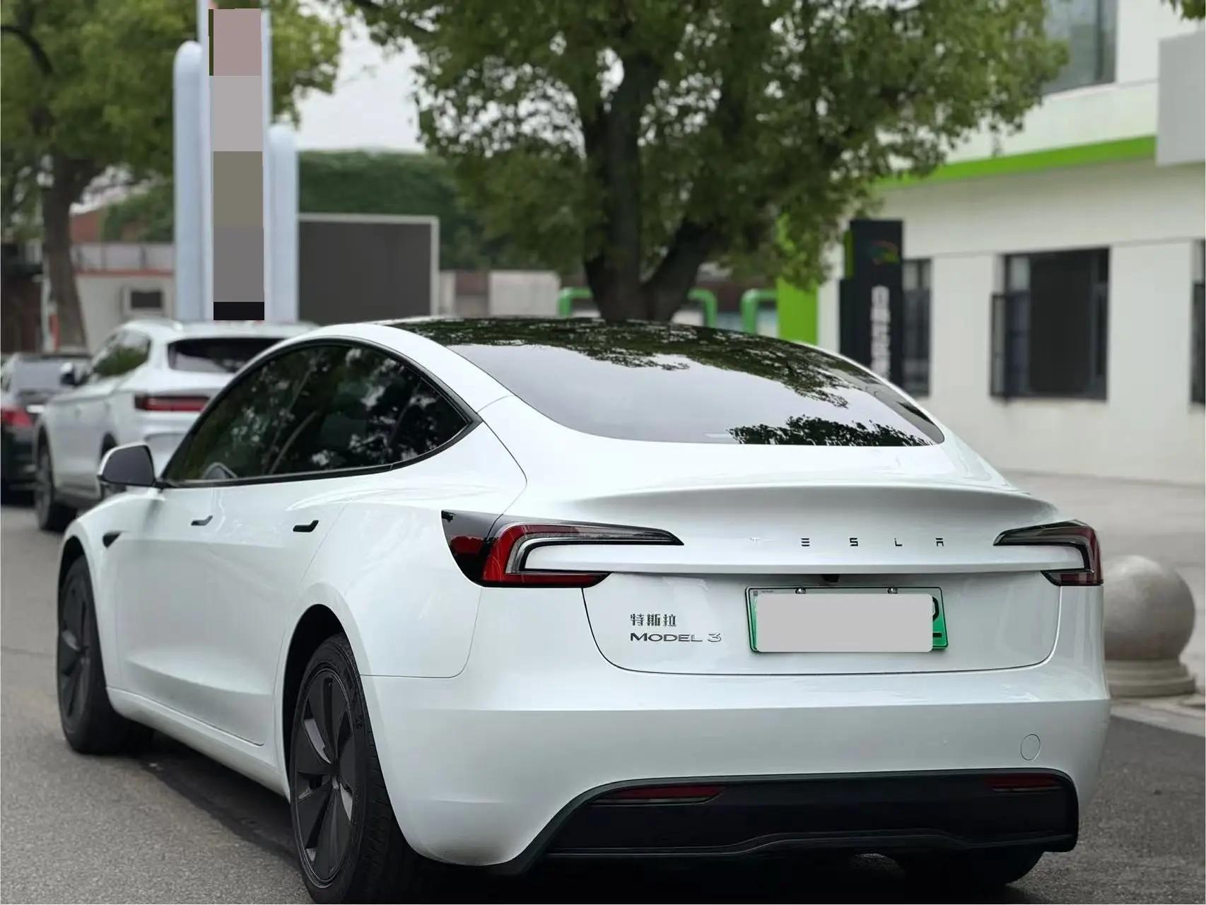 Tesla 2025 Model 3 Rear-Wheel Drive Automatic 9
