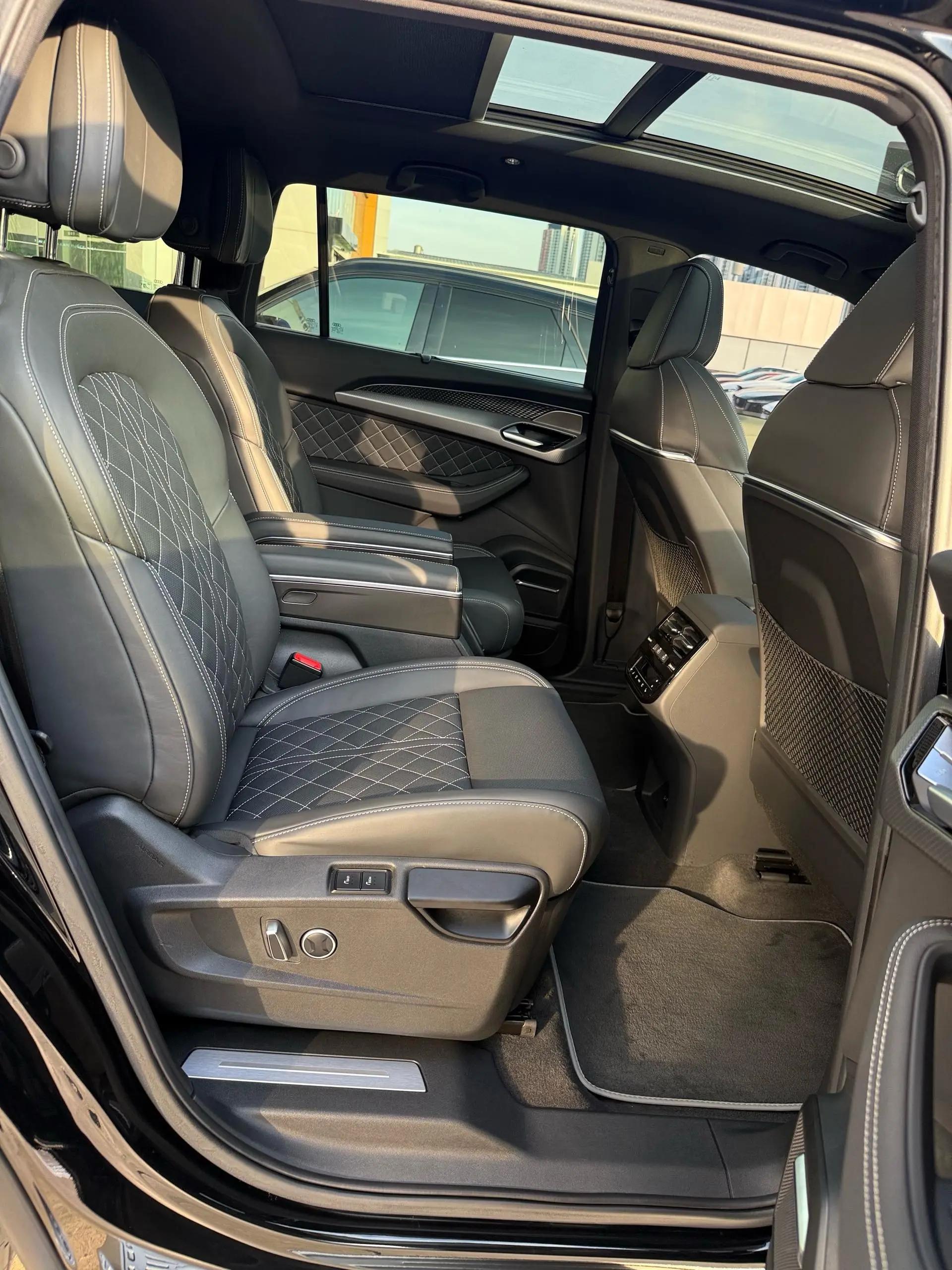 Audi 2024 Q6 2.0TFSI 45TFSI Quattro Black Samurai Edition 6-seat Automatic Gear 9
