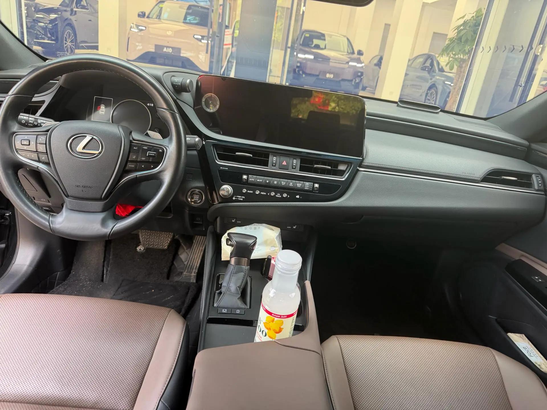 Lexus ES 2023 260 Excellence Edition 2