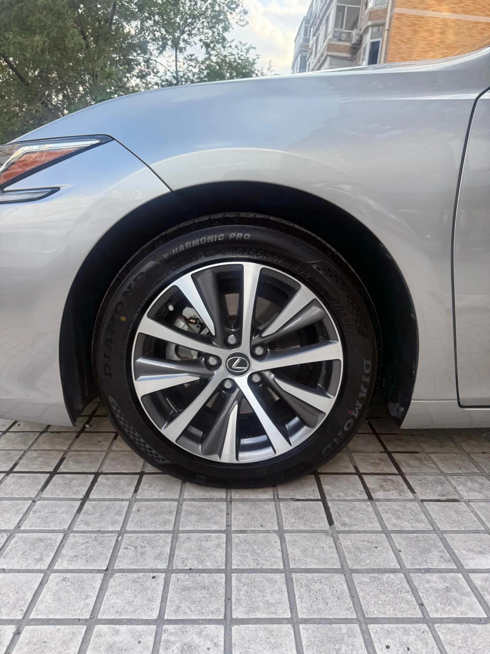 Lexus ES 2020 300h Elite Edition 12