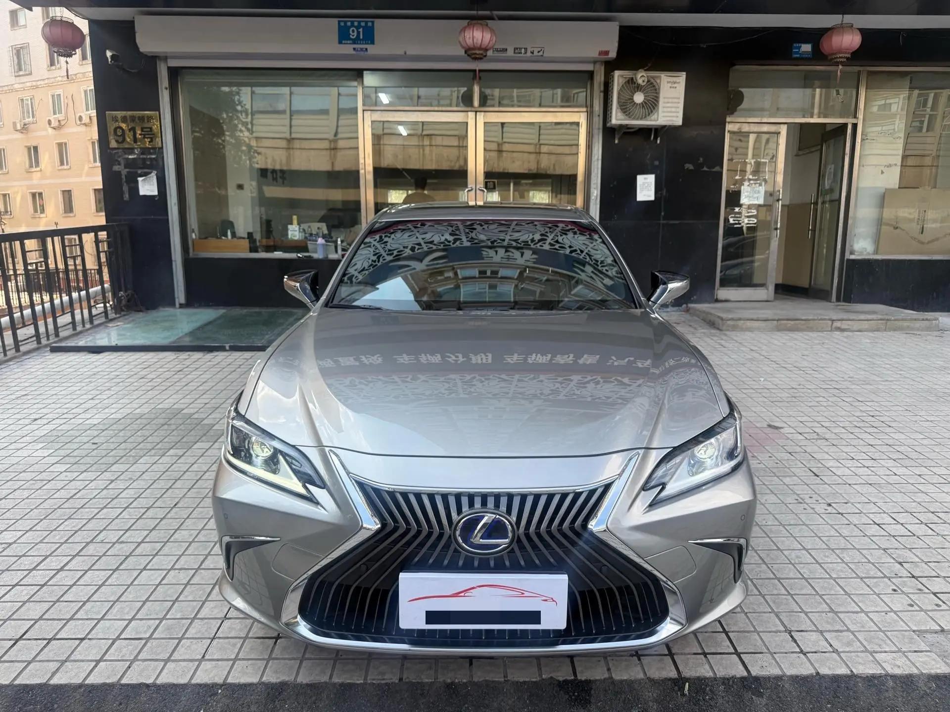 Lexus ES 2020 300h Elite Edition 2