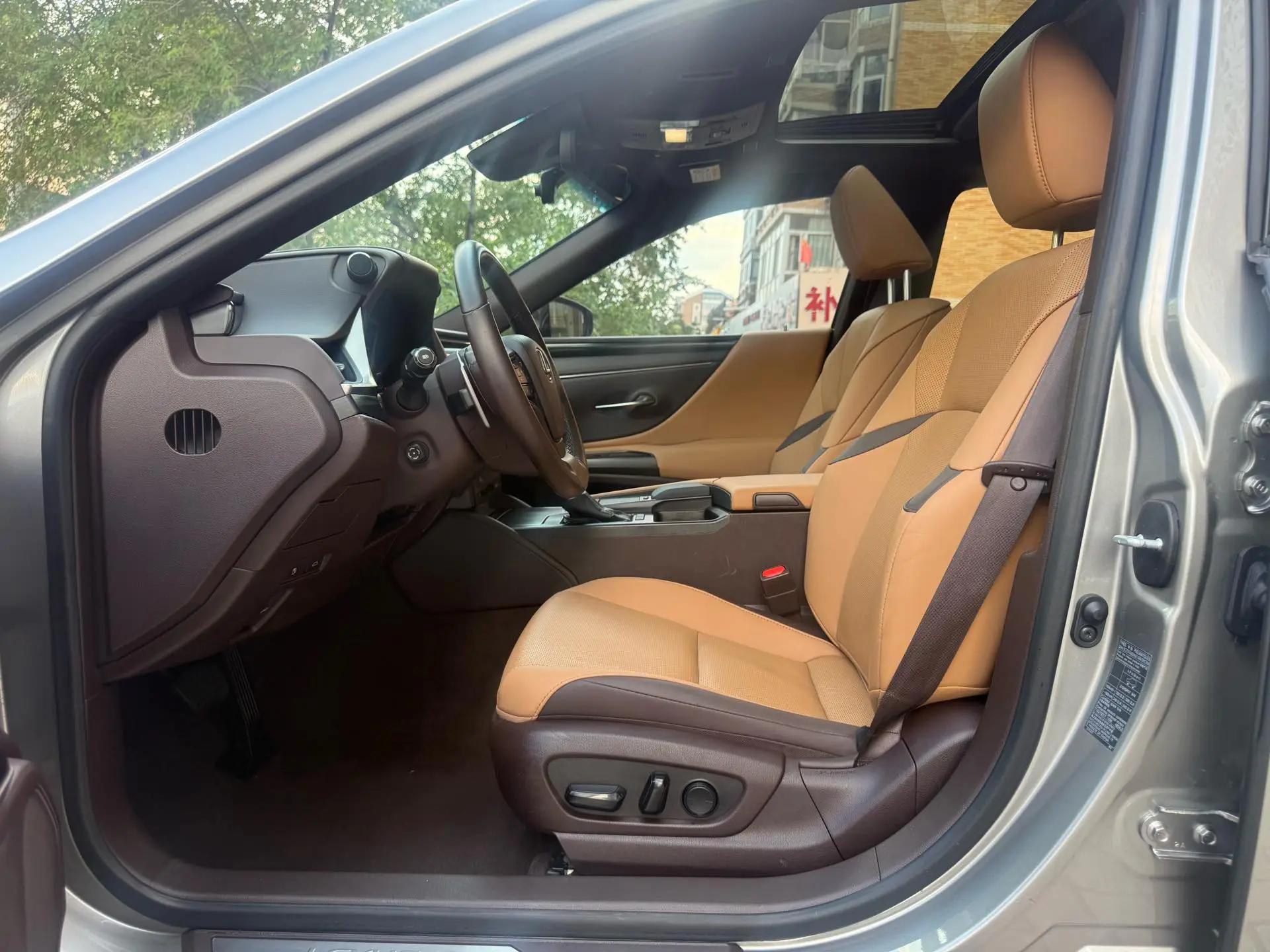 Lexus ES 2020 300h Elite Edition 7